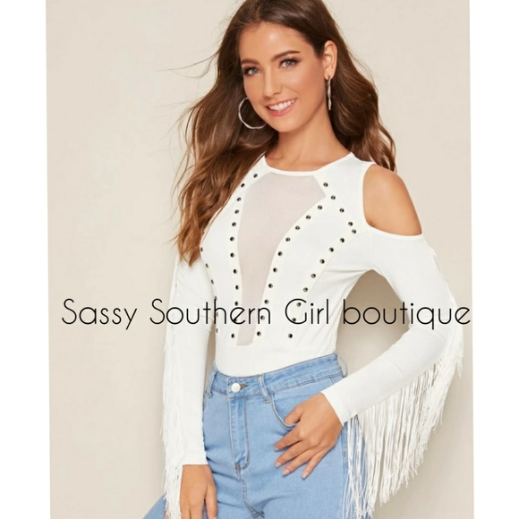 🆕⭐ Boho White long sleeve fringe bodysuit - Picture 1 of 10